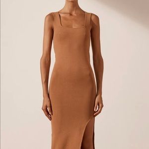 Shona Joy BASIC SQUARE NECK MIDI DRESS - Size M